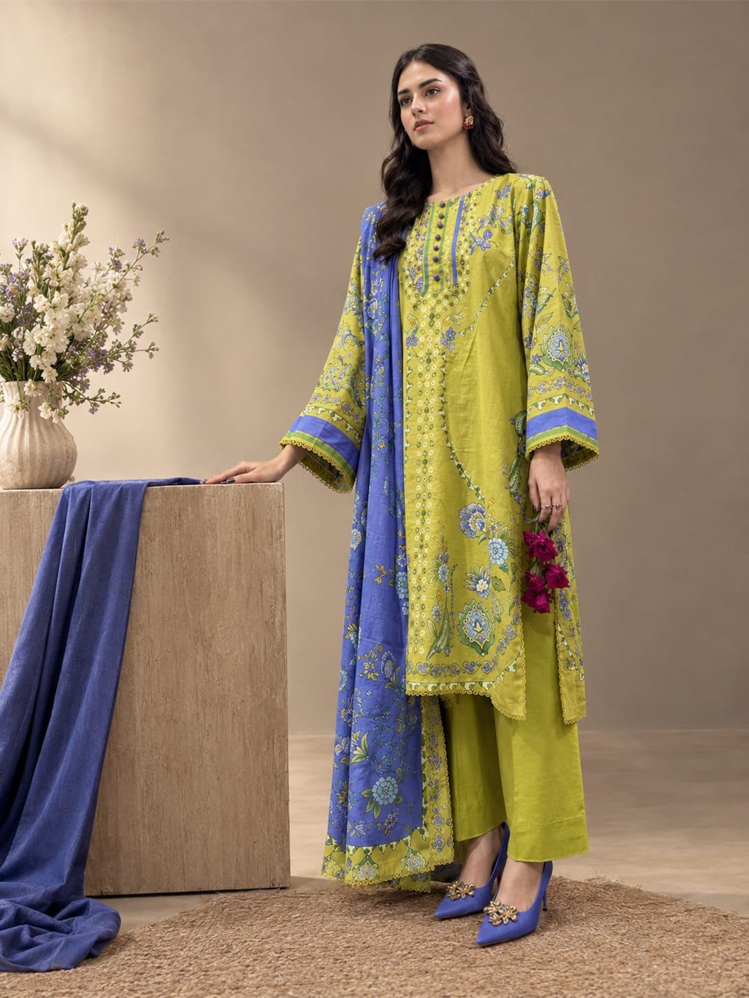 Flora, Lemon Yellow