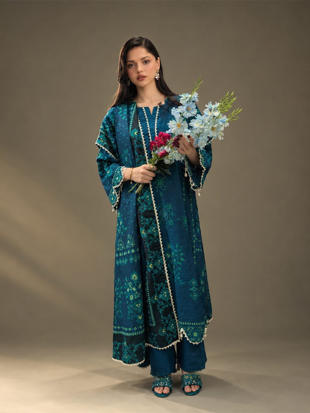 Flora, Midnight Blue