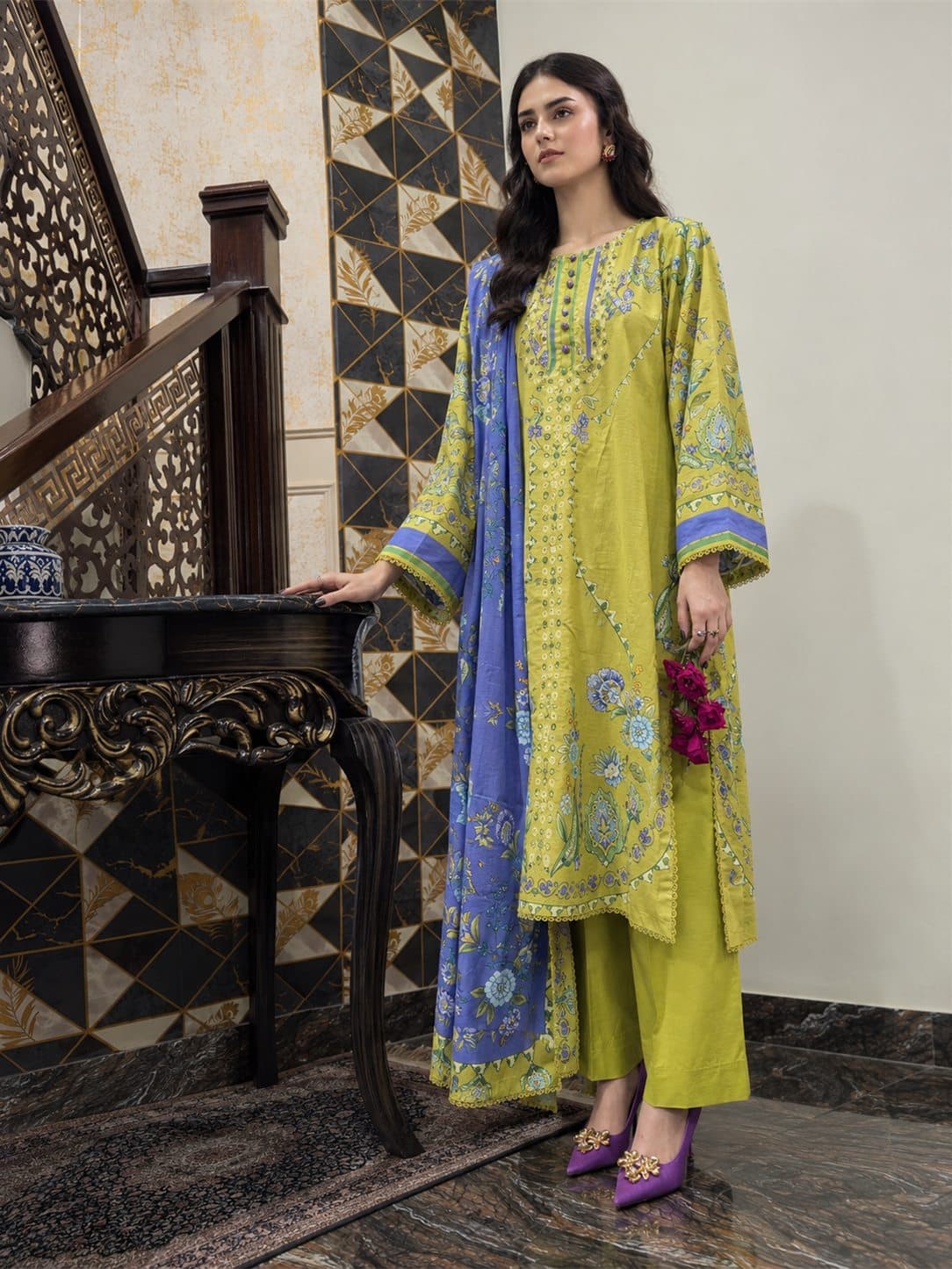 Flora in Lemon Yellow, photo 2