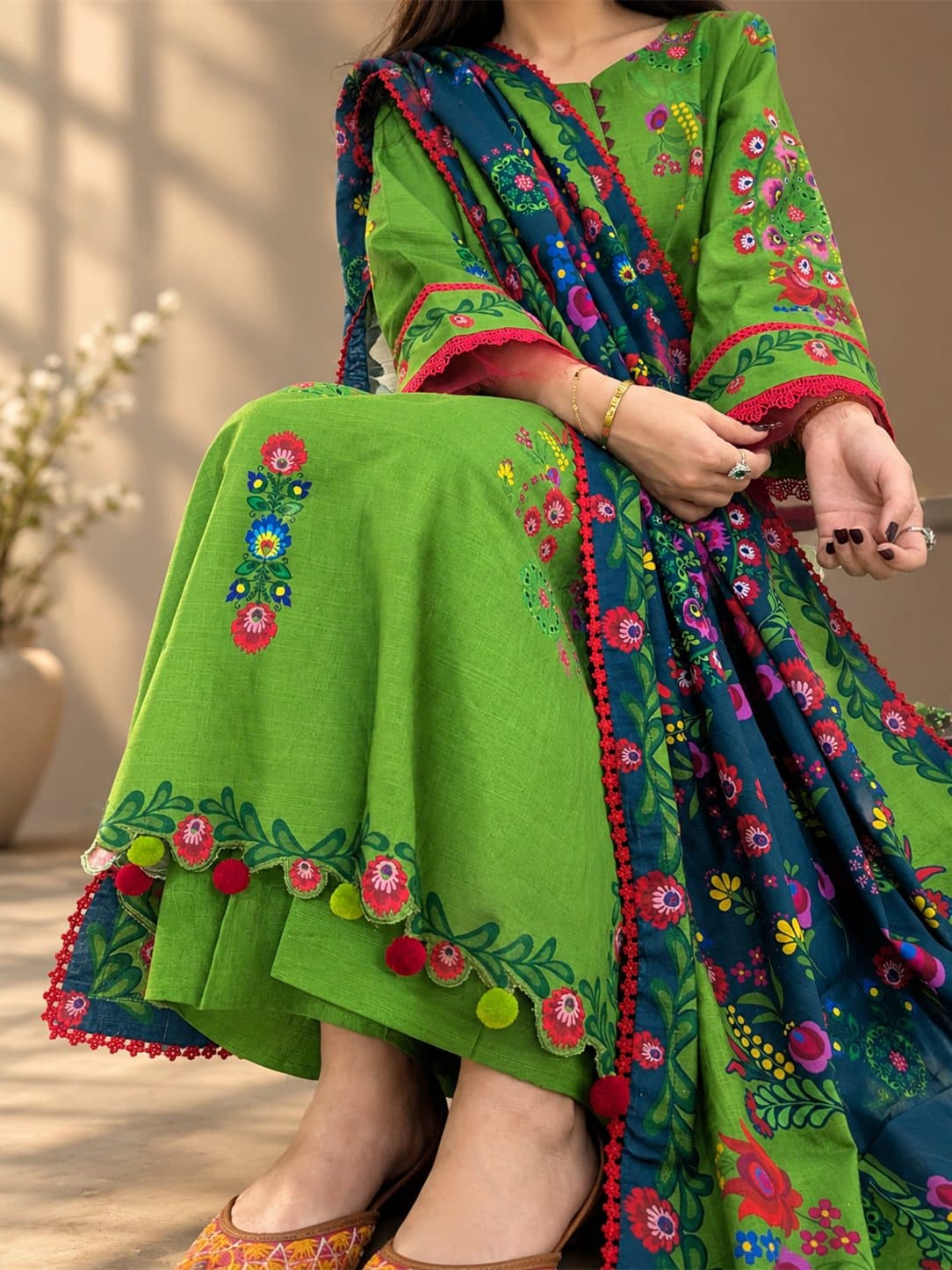 Flora in Parrot Green, photo 4