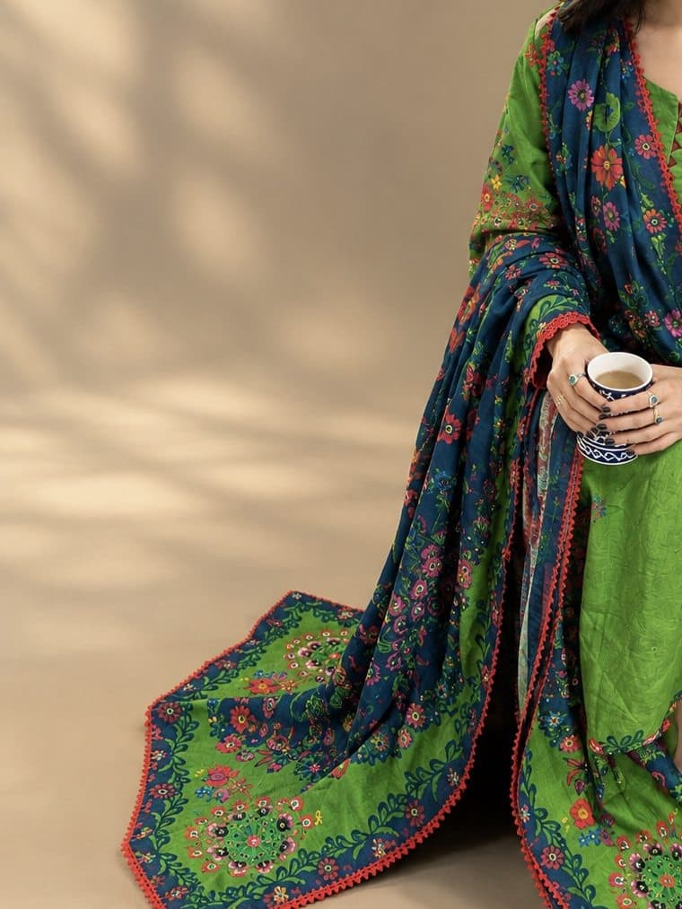 Flora in Parrot Green, photo 5